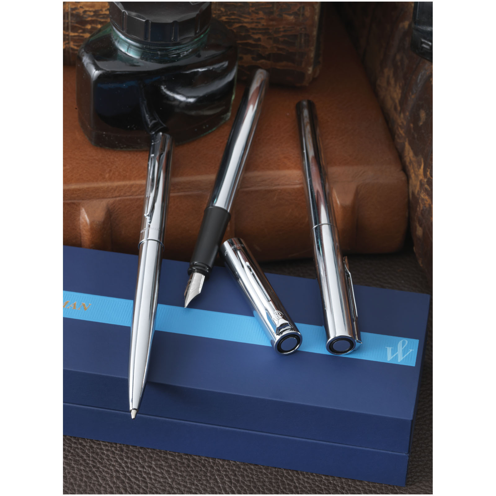 Fountain pen, Metal pen, Chromierte Oberfläche, Bleistiftspitze, Kappenspen, Kugelschreiber, Füllfederhalter, Metallic, Chrom, Schreibset, Kugelschreiber, Füllfederhalter, Chrom, Metall, Schreibzeug