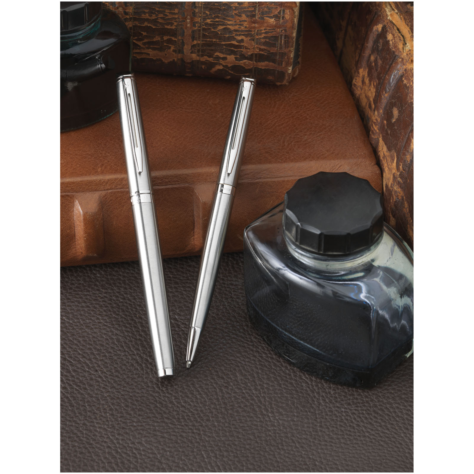 Kugelschreiber, Stift, Metall, Schreibset, Tintenfüllstand, Kugelschreiber, Füllfederhalter, Metall, Silber, Tintenflasche, Stift, Kugelschreiber, Metall, Tintenflasche, Schreibtischzubehör